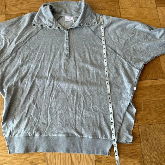 Out From Under Urban Outfitters Medium Parker Fleece Snap Oversized Sweatshirt - Picture 8 of 9